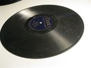 LOUIS ARMSTRONG DECCA 78 RECORD LA VIE EN ROSE / C'EST SI BON 27113 UNTESTED