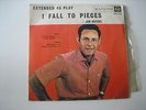 Jim Reeves  EP I fall to pieces / Young hearts // Blue Bay / Theme of love