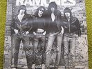 RAMONES - DEBUT LP 1ST AUSTRALIAN PRESS 1977 PHILIPS 6370 805 EXCELLENT