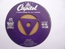 Dean Martin-Sway-TRI CAPITOL 14138 in EX Condition.(Replaced Centre)