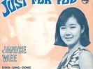 JANICE WEE & MASCOTS 