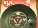 HOUND DOG/BLUE SUEDE SHOES-ELVIS PRESLEY.Vinyl 7