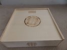 WHITE STRIPES / JACK WHITE / DEAD WEATHER / TMR - WOOD BOX WITH 14 x 8