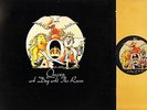 QUEEN a day at the races EMTC 104 1U/1U 1st press with inner uk LP PS VG+/VG+