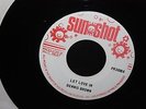 SUNSHOT/LET LOVE IN - DENNIS BROWN [ROOTS REGGAE] 7