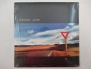 PEARL JAM YIELD RARE SEALED ORIGINAL 1998 VINYL LP DIE CUT COVER Epic E 68164