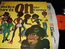 MILES DAVIS : ON THE CORNER LP 1972 CBS 65246 NL
