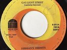 HERMAN'S HERMITS - Gas Light Street / There's A Kind Of Hush - RARE NICARAGUA 45