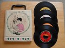 Carry A Tune 45 Rpm Vinyl Tote Record Holder Carry Case Incl 8 45's