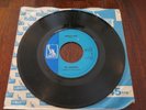THE SEARCHERS...UMBRELLA MAN...SCARCE UK LIBERTY SINGLE 1968 LBF 15159 PLAYS EX