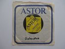 MASTERS APPRENTICES - UNDECIDED - RARE AUSSIE 1966 SINGLE  - THEIR 1st - GARAGE