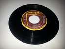 TIT FOR TAT/CHANT TO JAH - DAVE ROBINSON  [ROOTS REGGAE]  7