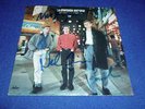 Crowded House - ORIGINAL SIGNED - Vinyl 7 inch - Don't dream it's over