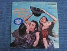 THE MAMAS & THE PAPAS Deliver DUNHILL  DS50014 US LP + Sticker 1st Press 1977 EX