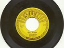 VINTAGE SUN 45 RPM, #209, ELVIS PRESLEY, THAT'S ALL RIGHT/BLUE MOON OF KENTUCKY