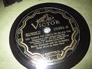 78RPM Victor 25391 Benny Goodman, Here's Love in Eyes V+/U Turned Tables on Me V