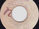 THE SHADES - WHO YOU GONNA RUN TO b/w Karl Bryan on blank TECHNIQUES label   MP3
