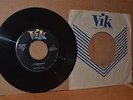 THE FIVE DISCS: I REMEMBER & THE WORLD IS A BEAUTIFUL PLACE; VIK VG++ DOO WOP 45
