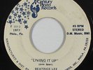 70s Soul 45 - Beatrice Lee - Living It Up - Fox Century Plaza - mp3 - unknown?