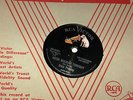 Good rockin' tonight / I don't care if the sun..  Elvis Presley  RCA VICTOR  78