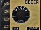 THE ROLLING STONES DECCA SINGLE MADE IN PORTUGAL 7 *STREET FIGHTING MAN PF.2282