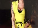 Amy Winehouse HAND SIGNED 6x4 PROMO  Portrait PHOTOGRAPH Incl. COA *Genuine*
