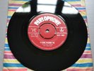 THE BEATLES - PLEASE PLEASE ME - ORIGINAL 1ST PRESS RED LABEL 45R 4983 - RARE