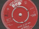 Jan Douglas Walkin in the rain Vocalion POP V.9226 EX- demo