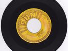 ELVIS PRESLEY 45RPM - MYSTERY TRAIN - ON SUN - GUARANTEED ORIGINAL   GREAT