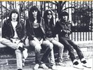 RAMONES Carbona Not Glue (1991) 7” Single SUB POP Yellow Cover & Vinyl w/ Insert