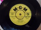 CALVIN ARNOLD 'MAMA IN LAW / MINI SKIRT' MGM 1449 MGM RECORDS 1968 UK ISSUE