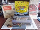 BEATLES COLLECTIBLE TIN (french version ,DIE CAST TAXI AND MORE