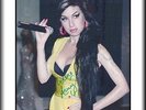 AMY WINEHOUSE - MUSIC LEGEND - ORIGINAL HAND SIGNED AUTOGRAPH