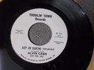 Alvin Cash Keep on Dancing white label promo funk 45 on Toddlin' Town mp3