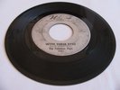 THE FABULOUS PEPS - WITH THESE EYES / I'VE BEEN TRYING - WEE 3