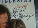 AUTOGRAPHED / JULIO IGLESIAS DE NINA A MUJER / WITH OBI
