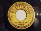 RARE 1953-ORIGINAL-SUN RECORDS 186-PRISONAIRES-JUST WALKIN IN THE RAIN-45