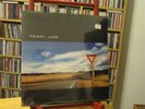 PEARL JAM YIELD 1998 SONY RECORDS 68164 DIE CUT COVER FACTORY SEALED RARE   $$