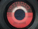 SCRATCH & THE DYNAMITES - DECON JOHNSON   (Ska)  45