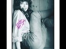 VERY HOT - KATE BUSH - MUSIC LEGEND - ORIGINAL HAND SIGNED AUTOGRAPH