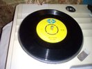 The Uniques / Glen Adams ?– Girls Like Dirt / She Is Leaving / 7''