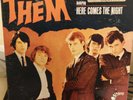 Them Feat Here Comes the Night LP 1st Mono PA61005 Gloria Sticker G+ / VG