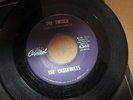 Instrumental Surf/Tittyshaker 45 CASTAWAYS Vibrations CAPITOL  B SIDE TWITCH vg