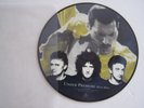 SP 45 TOURS VINYLE , PICTURE DISC , QUEEN , UNDER PRESSURE . EX . ANGLETERRE .