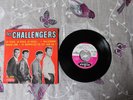 Rare vinyle 45 tours les challengers N° 8235 VOGUE bon état voir photos