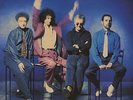 Headlong Queen UK 12