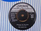 The Ronettes - (Walking) In The Rain 1964 UK 45 LONDON MOD/GIRL GROUP EX