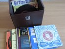Retro Storage / Carry Case with 33 singles / 45's / vinyl - Classics - Opera etc