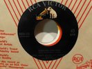 SPIKE JONES CITY SLICKERS BARNYARD CHRISTMAS // SOCKO THE SMALLEST SNOWBALL 45
