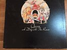 Queen - A Day At The Races EMTC 104 OC 066-98-485 Vinyl LP UK 1976